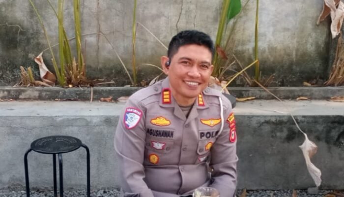 Bawa Kamera Handheld Saat Patroli Petugas Polres Pinrang Siap Tindak Pelanggar Jalanan