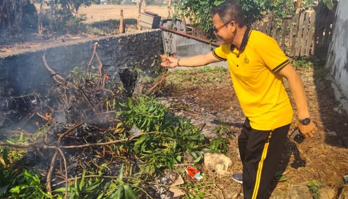 Jumat Bersih, Kapolsek Bungoro Pimpin Personel Kerja Bakti Ciptakan Lingkungan Mako yang Asri