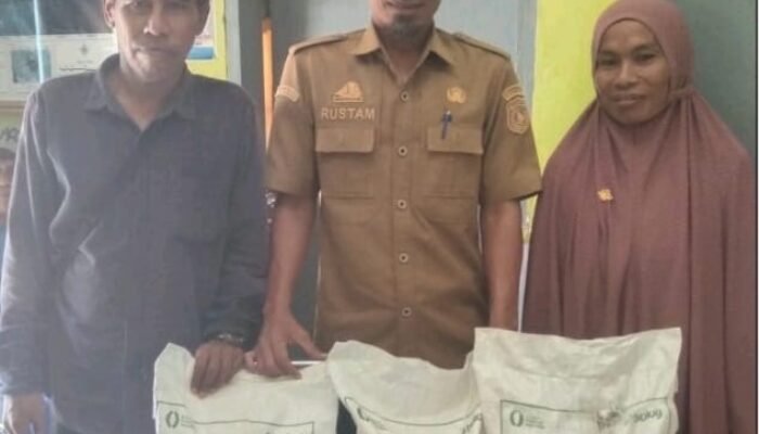 Lurah Biraeng Salurkan Bantuan Beras kepada 1.069 KK