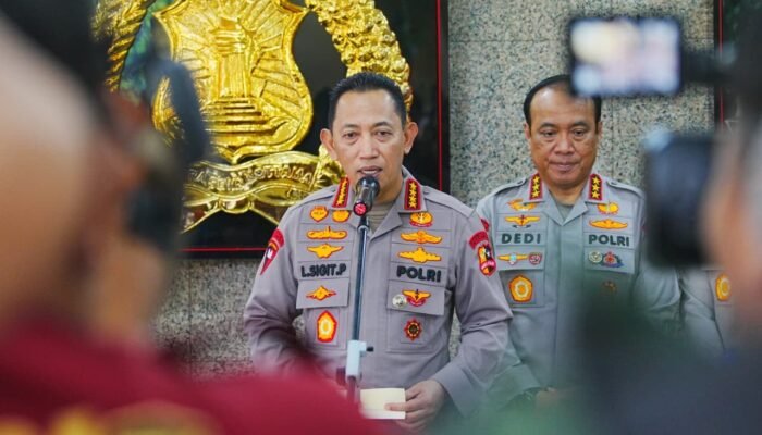 Kapolri Instruksikan Jajaran Siaga Hadapi Dampak Erupsi Gunung Anak Krakatau