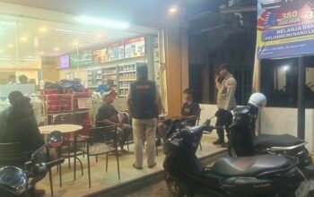 Kapolsek Mandalle Pimpin Langsung Patroli Malam, Pastikan Kamtibmas Tetap Kondusif