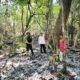 Personel Polsek Bungoro Tinjau Lokasi Kebakaran Hutan Lindung di Kampung Lampaniki