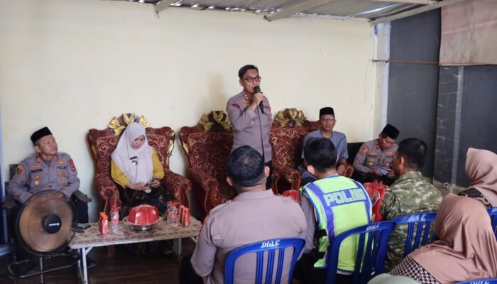 Jumat Curhat, Kapolres Pangkep Serap Aspirasi Warga Desa Bulu Cindea