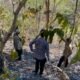 Kapolsek Mandalle Bersama TNI dan Warga Padamkan Kebakaran Hutan di Pegunungan Coppo Tompong