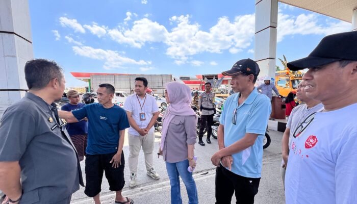 Bupati Barru Sidak SPBU Lipukasi, Tegaskan BBM Harus Tertib, Adil dan Tepat Sasaran