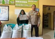 770 Warga Desa Tamangapa Kebagian Beras Bantuan Pangan, Bhabinkamtibmas Polsek Ma’rang Turun Kawal Penyaluran