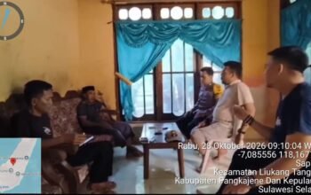 Implementasi 100 Hari Kerja Kapolri, Kapolsek Liukang Tangaya Kumpul Bersama Masyarakat