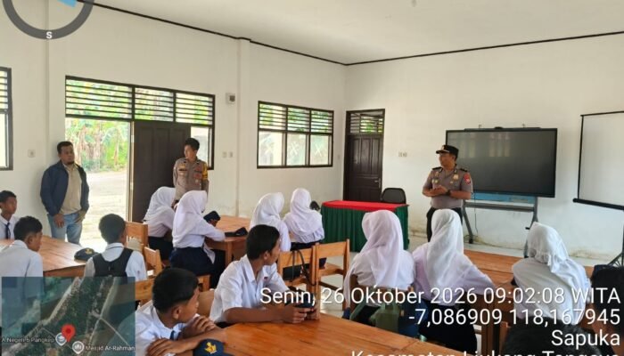 Polisi Peduli Pendidikan, Polsek Liukang Tangaya Tanamkan Disiplin Sejak Dini