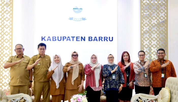 Bupati Barru Dorong Bank Sulselbar Berinovasi dan Perkuat Dukungan bagi Pembangunan Daerah