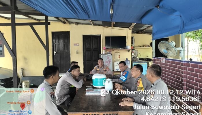 Waka Polsek Segeri Pimpin Anev Mingguan, Tekankan Disiplin dan Pelayanan Humanis