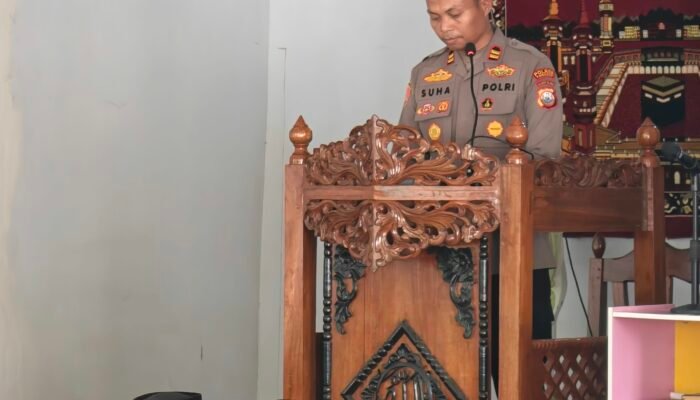Polisi Bersama Masyarakat, Kapolsek Balocci Sampaikan Himbauan Saat Safari Jumat