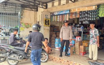 Polsek Segeri Sambangi Warga, Ingatkan Peran Aktif Jaga Kamtibmas