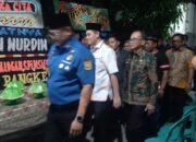 Bupati Pangkep Serahkan Santunan kepada Ahli Waris Personel Damkar yang Meninggal Saat Bertugas