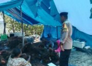Bhabinkamtibmas Polsek Liukang Tangaya Sambangi Warga Pekerja Rumput Laut, Sampaikan Pesan Kamtibmas