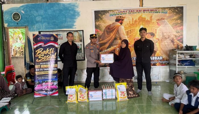 Sambut HUT Humas Polri ke-75, Humas Polres Pangkep Salurkan Sembako di Panti Asuhan Al-Jabbar