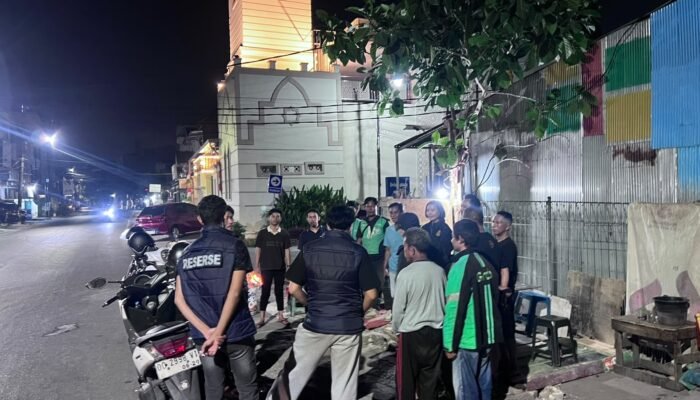 Patroli Dialogis Dini Hari, Subdit III Ditres PPA dan PPO Polda Sulsel Sampaikan Imbauan Kamtibmas kepada Anak Muda