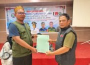 Siap Bikin Kejutan di Kota Sutera Sukri Mengambil Formulir Pendaptaran Calon Ketua PD IWO Pinrang ​