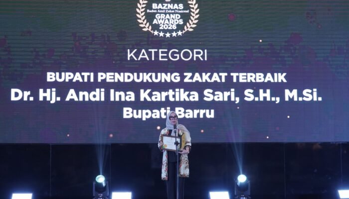 Bupati Barru Raih GRAND AWARDS 2026 sebagai Bupati Pendukung Zakat Terbaik