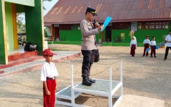 Kapolsek Mandalle Jadi Pembina Upacara di Yayasan Darul Kamal, Ajak Siswa Disiplin dan Jauhi Kenakalan Remaja